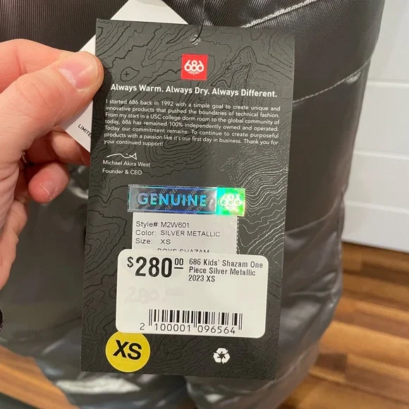 SOLD!! 686 x NASA Boys Shazam Insulated One Piece Snowsuit Silver BNWT Size XS - Picture 10 of 15